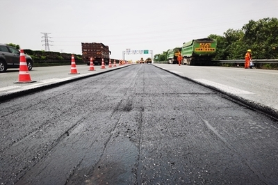 嘉通高速路面專養(yǎng)護(hù)項(xiàng)工程正式啟動(dòng)